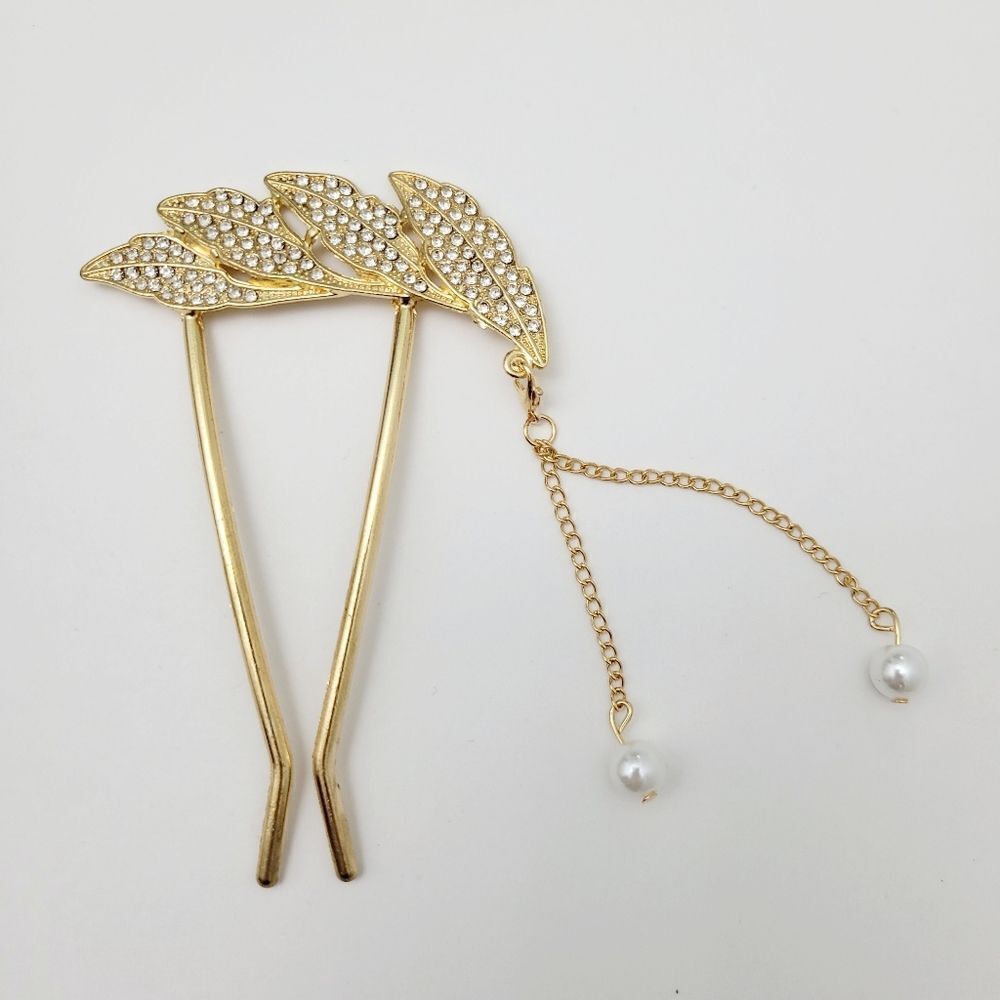 Brand New Gold Tone Rhinestone Pearl Leaf Hair Pin
